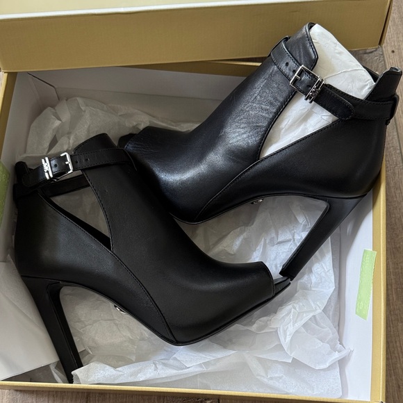 NIB Michael Kors Lawson Peeptoe Heels - Picture 2 of 10